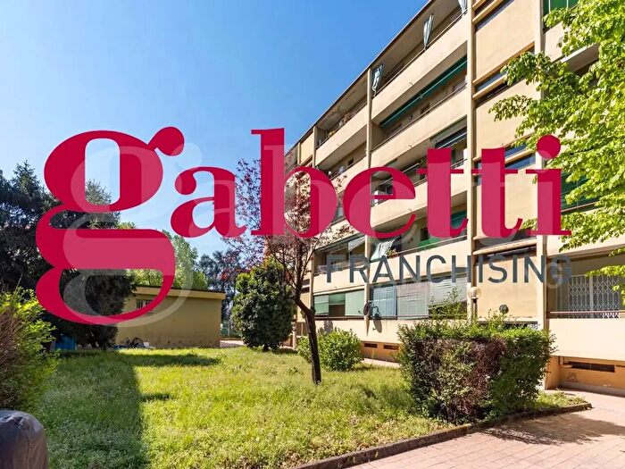 Appartamento trilocale in vendita in Largo Rapallo, Milano