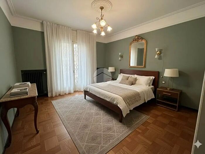 Appartamento con 5 locali in vendita in Contrà S Marco, Vicenza