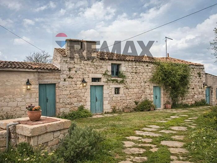 Casa quadrilocale in vendita in CLe Scardacucco Sn, Modica