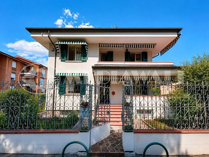 Casa con 12 locali in vendita in Via Terza Armata, Pordenone