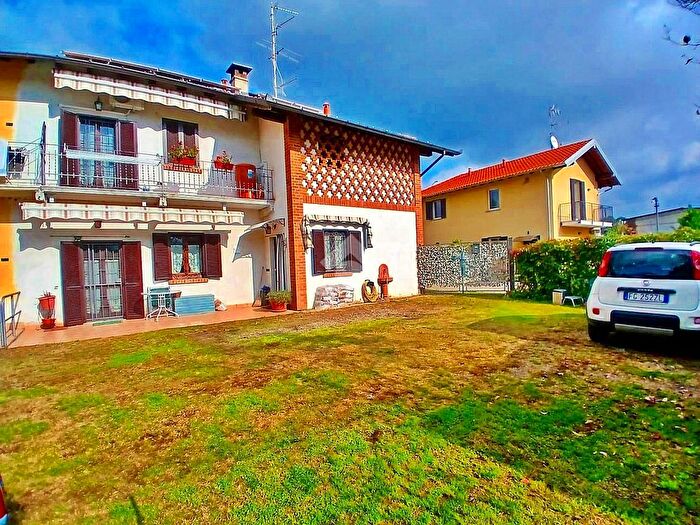 Casa trilocale in vendita in Via San Giorgio, Sesto Calende