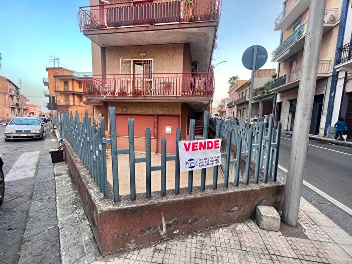 Appartamento quadrilocale in vendita in Fiumefreddo Di Sicilia