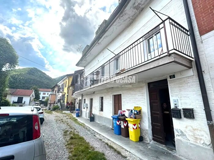 Appartamento con 5 locali in vendita in Via San Secondo, Givoletto