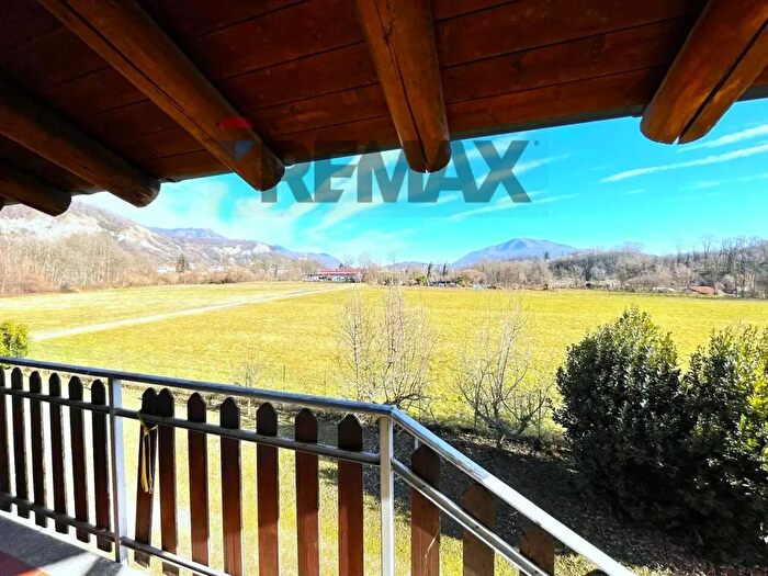 Casa quadrilocale in vendita in Via Verdi, Caravate