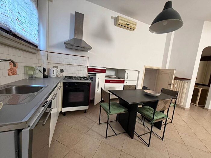 Appartamento bilocale in affitto in Viale Giuseppe Mazzini, Mazzini Oberdan, Firenze