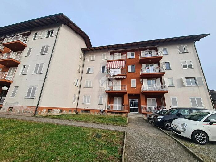 Appartamento con 5 locali in vendita in Via Cesare Battisti, Castellamonte