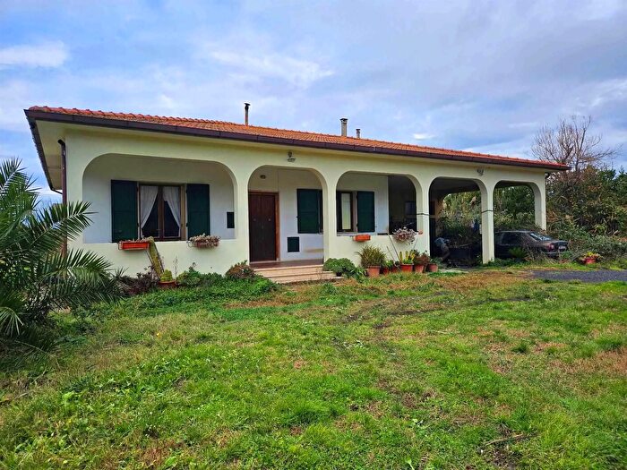 Casa con 5 locali in vendita in Rosignano Marittimo