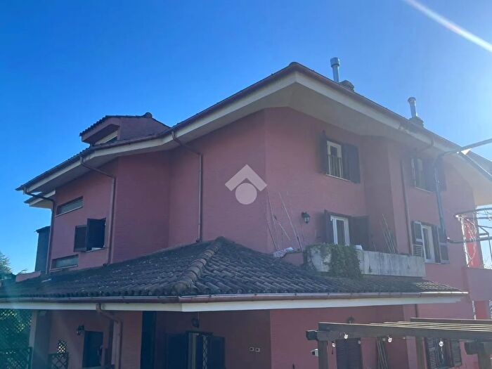 Appartamento quadrilocale in vendita in Via del Buero, Rocca Priora