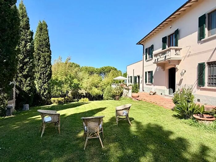 Casa con 12 locali in vendita in Iuseppe Gori, San Miniato