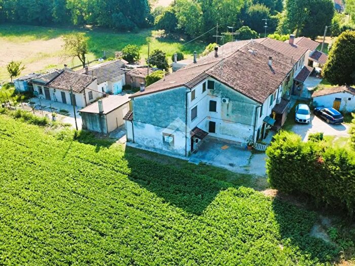 Casa bilocale in vendita in Via Po Barna, Bagnolo San Vito