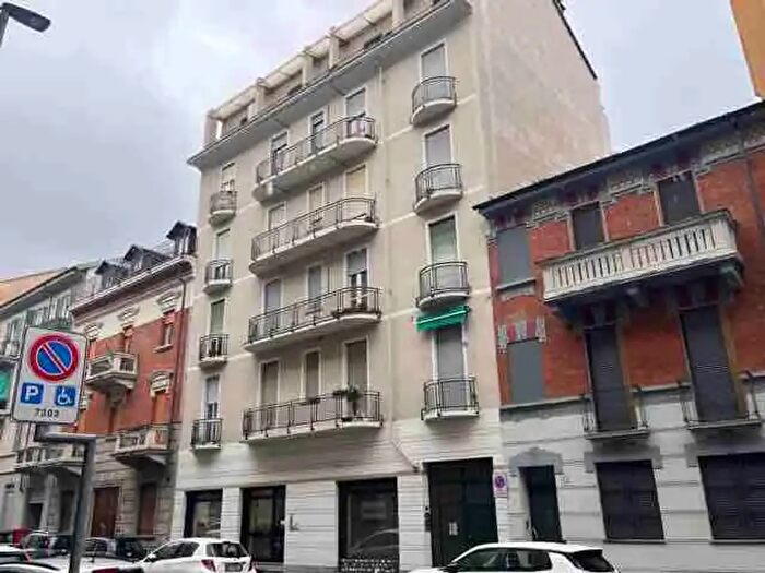 Appartamento bilocale in vendita in Via Cortemilia, Torino