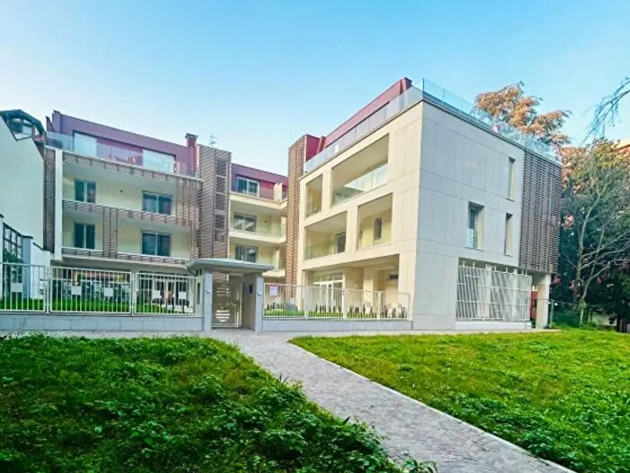 Appartamento con 5 locali in vendita in Piazza Mocchetti, Legnano