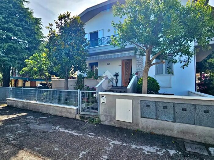 Appartamento quadrilocale in vendita in Via Roma, San Giovanni In Marignano