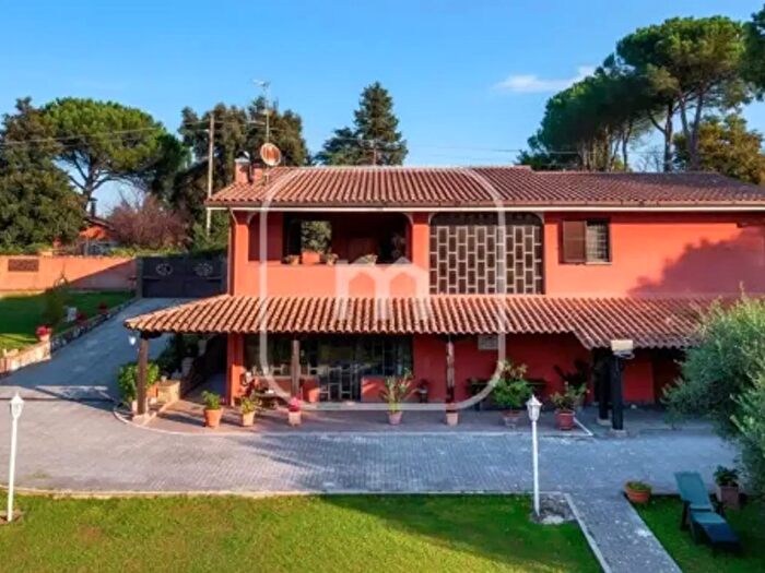 Casa quadrilocale in vendita in Via Colle del Vescovo, Palestrina