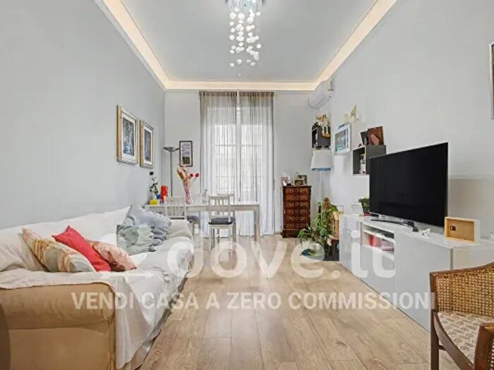 Appartamento trilocale in vendita in Via Aosta, Roma