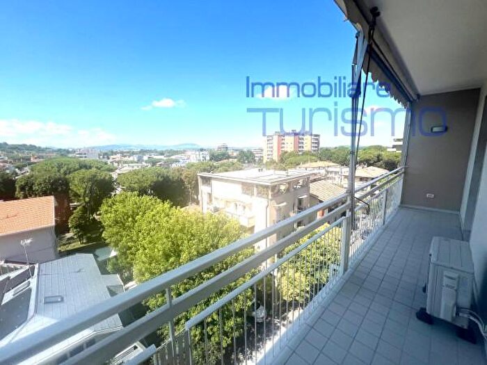 Appartamento con 6 locali in vendita in Viale Armando Diaz, Riccione