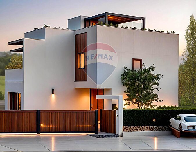 Casa quadrilocale in vendita in Via Lombardia, Santa Maria Hoe