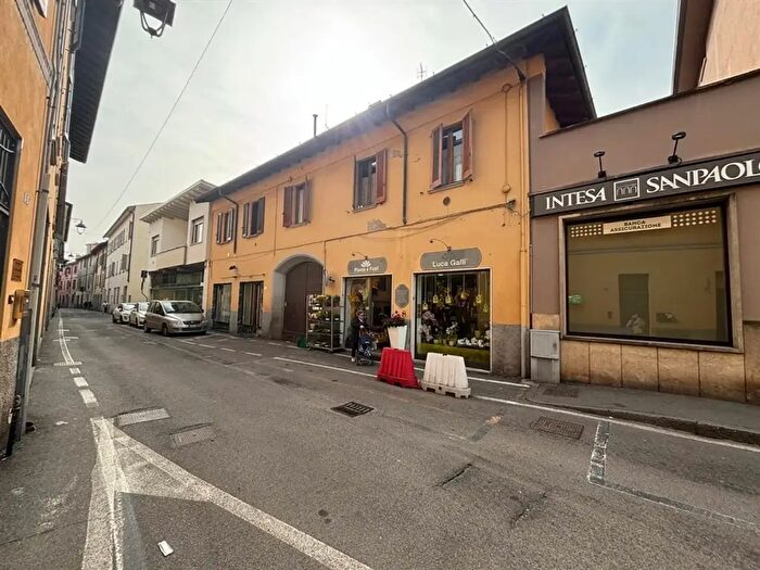 Appartamento trilocale in vendita in Vaprio DAdda