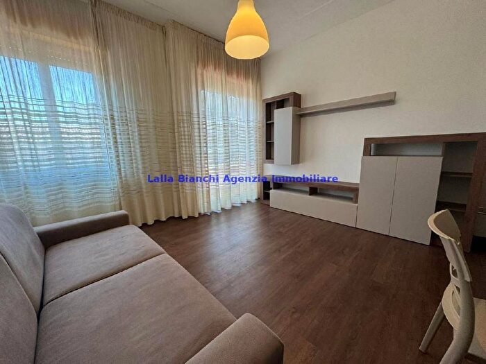 Appartamento trilocale in affitto in VIA COMMANDINO, Montegranaro Loreto, Pesaro