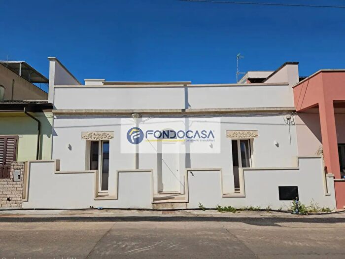 Casa con 6 locali in vendita in Via Santa Maria di Leuca, Ruffano