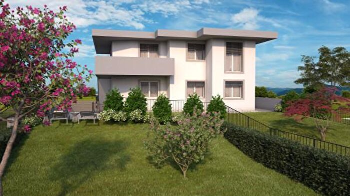 Appartamento quadrilocale in vendita in Via Giacomo Rubini, Romano Di Lombardia