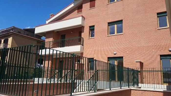 Appartamento con 6 locali in vendita in Via Biagio Petrocelli, Roma