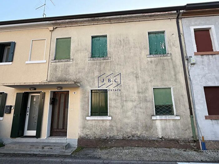 Casa trilocale in vendita in Via Gorgazzo, Oderzo