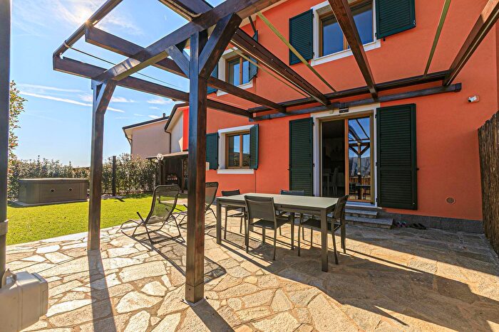 Casa con 7 locali in vendita in Via Porcile Q, Genova