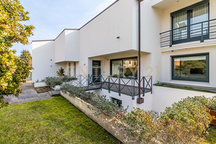 Casa con 14 locali in vendita in Via Gramsci, Stra