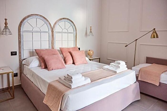 Appartamento quadrilocale in vendita in Via Angelo Cavarra, Noto