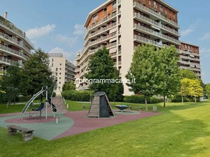 Appartamento trilocale in vendita in Via Caravaggio, Segrate