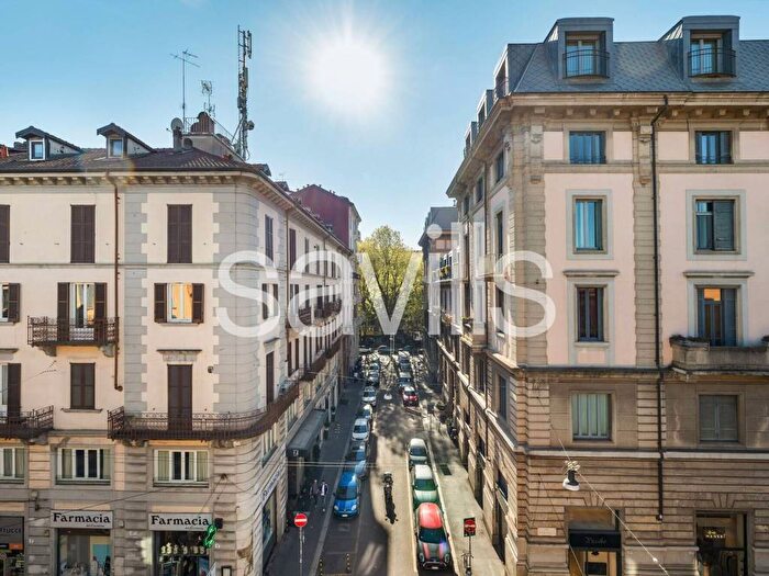 Appartamento trilocale in affitto in Mercato, Brera, Milano