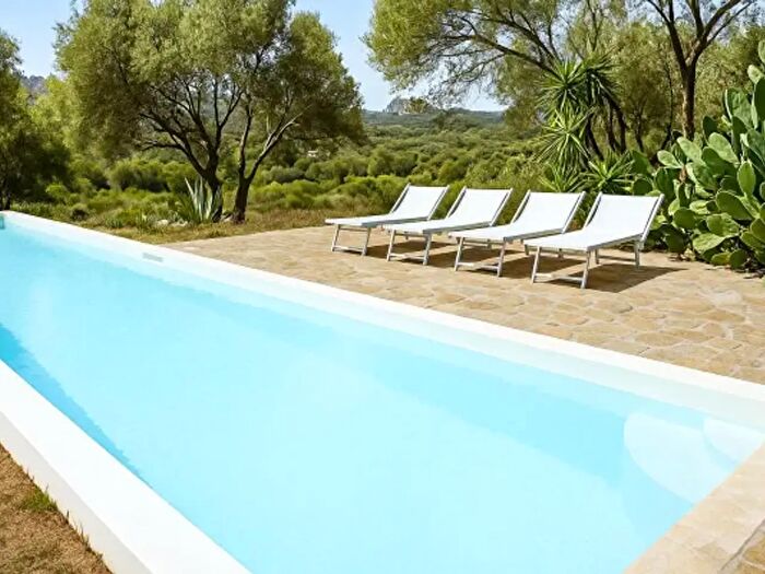 Casa quadrilocale in vendita in Olbia