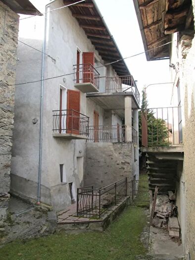 Casa con 5 locali in vendita in Castello DellAcqua