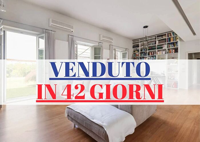 Appartamento quadrilocale in vendita in Via Isonzo Carate Brianza, Carate Brianza