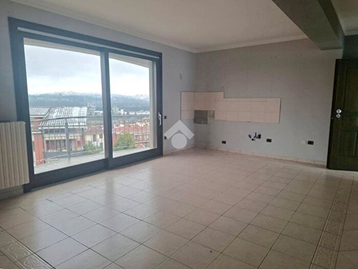 Appartamento trilocale in affitto in Via Valtiglione, Piano Molini DIsola, Isola dAsti