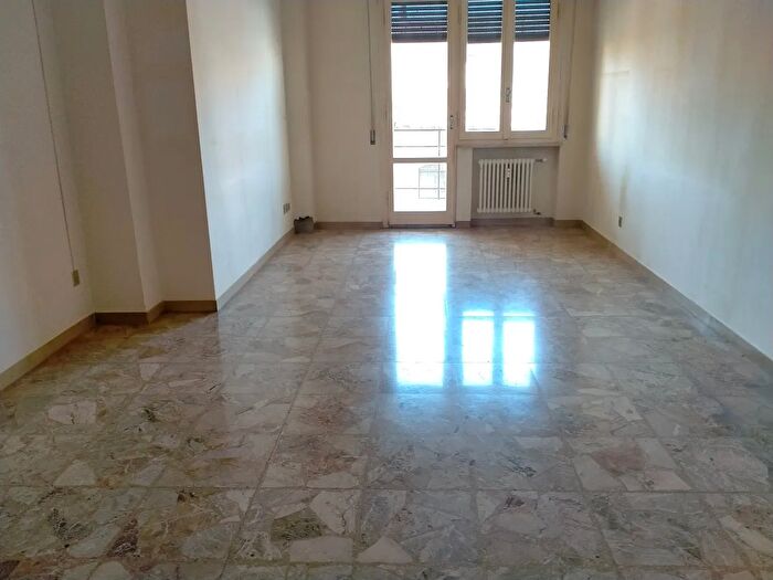 Appartamento con 6 locali in vendita in Via IV Novembre, Falconara Marittima