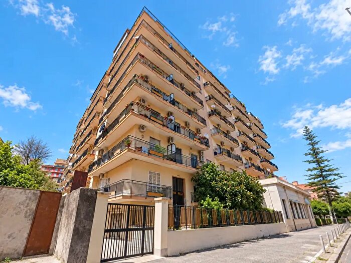 Appartamento trilocale in vendita in Via Falsaperla h, Catania