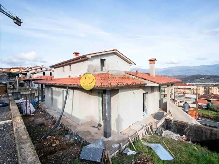 Casa con 5 locali in vendita in Figline e Incisa Valdarno