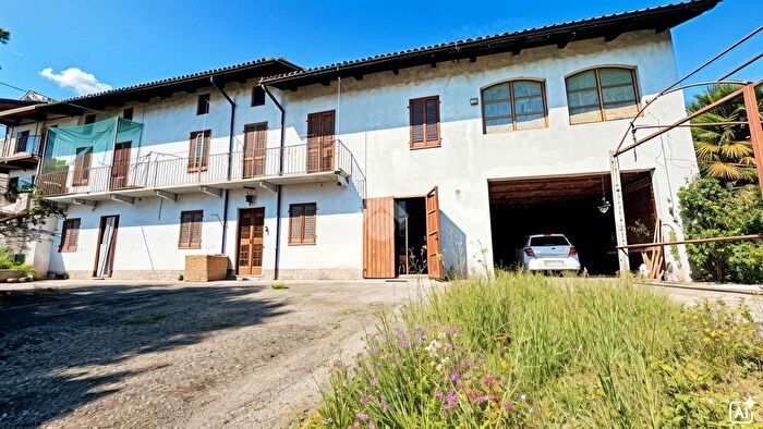 Casa con 7 locali in vendita in Via del Pilone, Cocconato