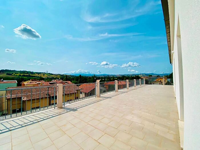 Appartamento con 5 locali in vendita in Indirizzo Corso Giuseppe Garibaldi, Napoli