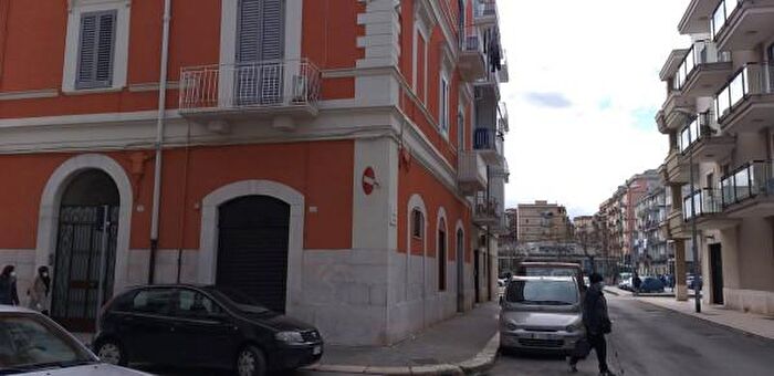 Appartamento bilocale in vendita in Via Umberto I, Trani