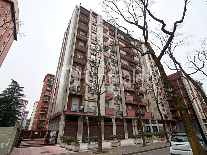 Appartamento monolocale in affitto in Via Aurora, Balsamo, Cinisello Balsamo