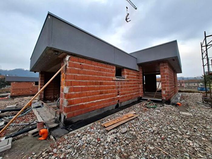 Casa quadrilocale in vendita in Via Alessandro Manzoni, Uggiate con Ronago