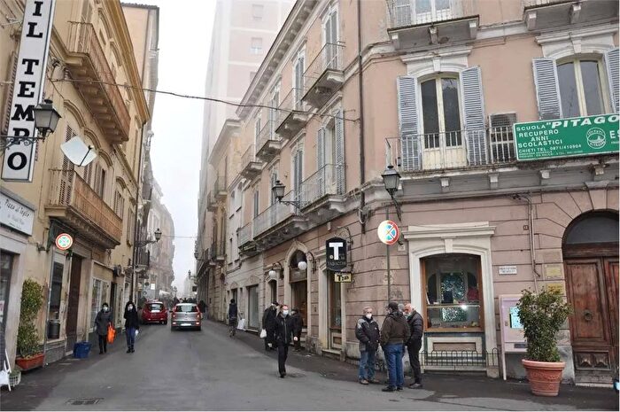 Appartamento con 5 locali in vendita in Trento E Trieste Chieti, Chieti