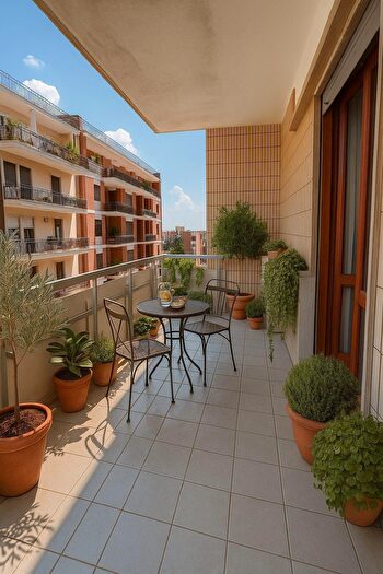 Appartamento con 6 locali in vendita in Via Tito Minniti, Lecce