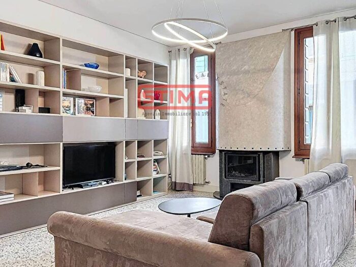 Appartamento trilocale in affitto in Piazza dei Signori, Treviso