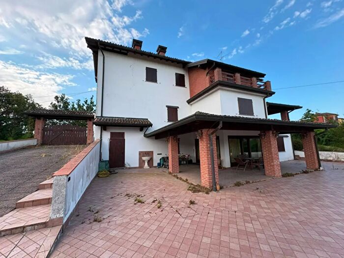 Casa con 6 locali in vendita in Località Pozzolo Piccolo, Ziano Piacentino