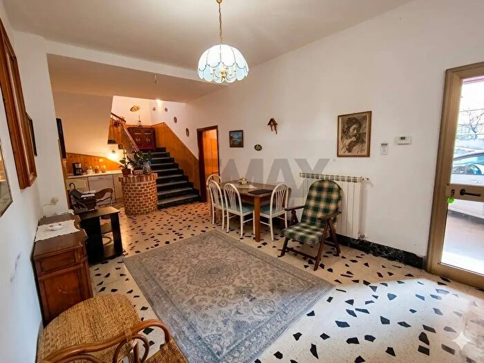 Appartamento con 6 locali in affitto in Castelforte