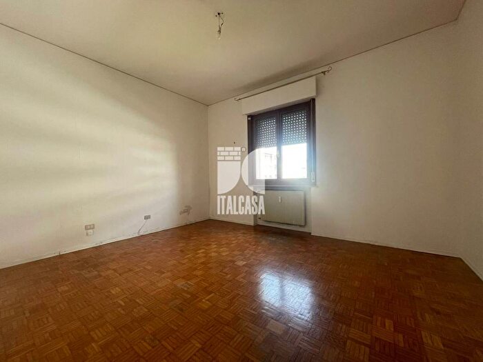Appartamento quadrilocale in affitto in Valletta Valsecchi, Mantova